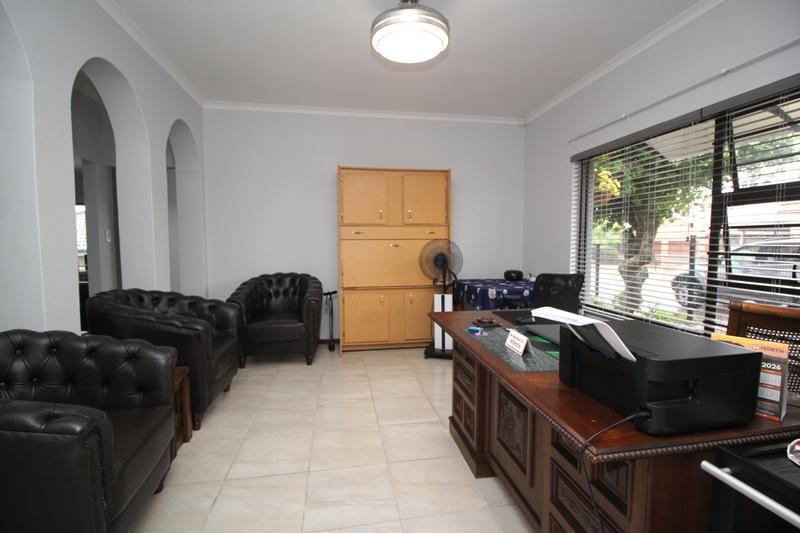 5 Bedroom Property for Sale in Fraaiuitsig Western Cape